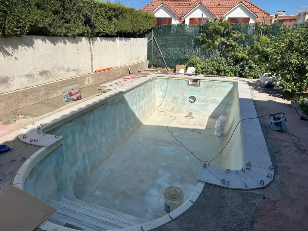 estado inicial piscina antes de rehabilitacion