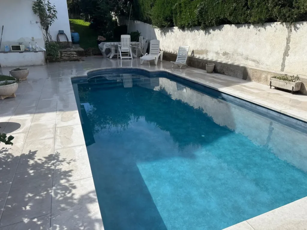 piscina rehabilitada con lamina armada y coronacion nueva